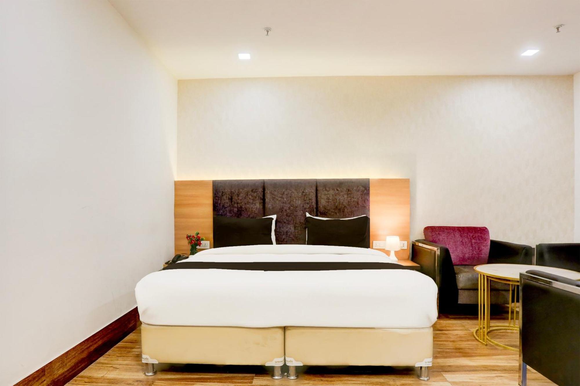 Palette Calista Premium Resort Samalkha Eksteriør billede