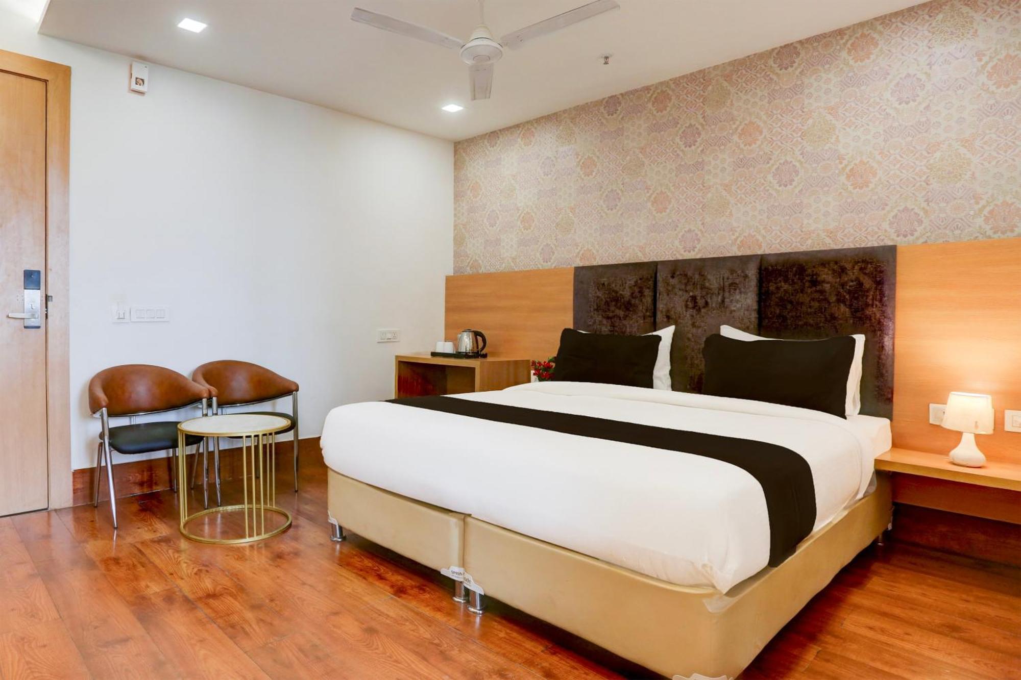 Palette Calista Premium Resort Samalkha Eksteriør billede