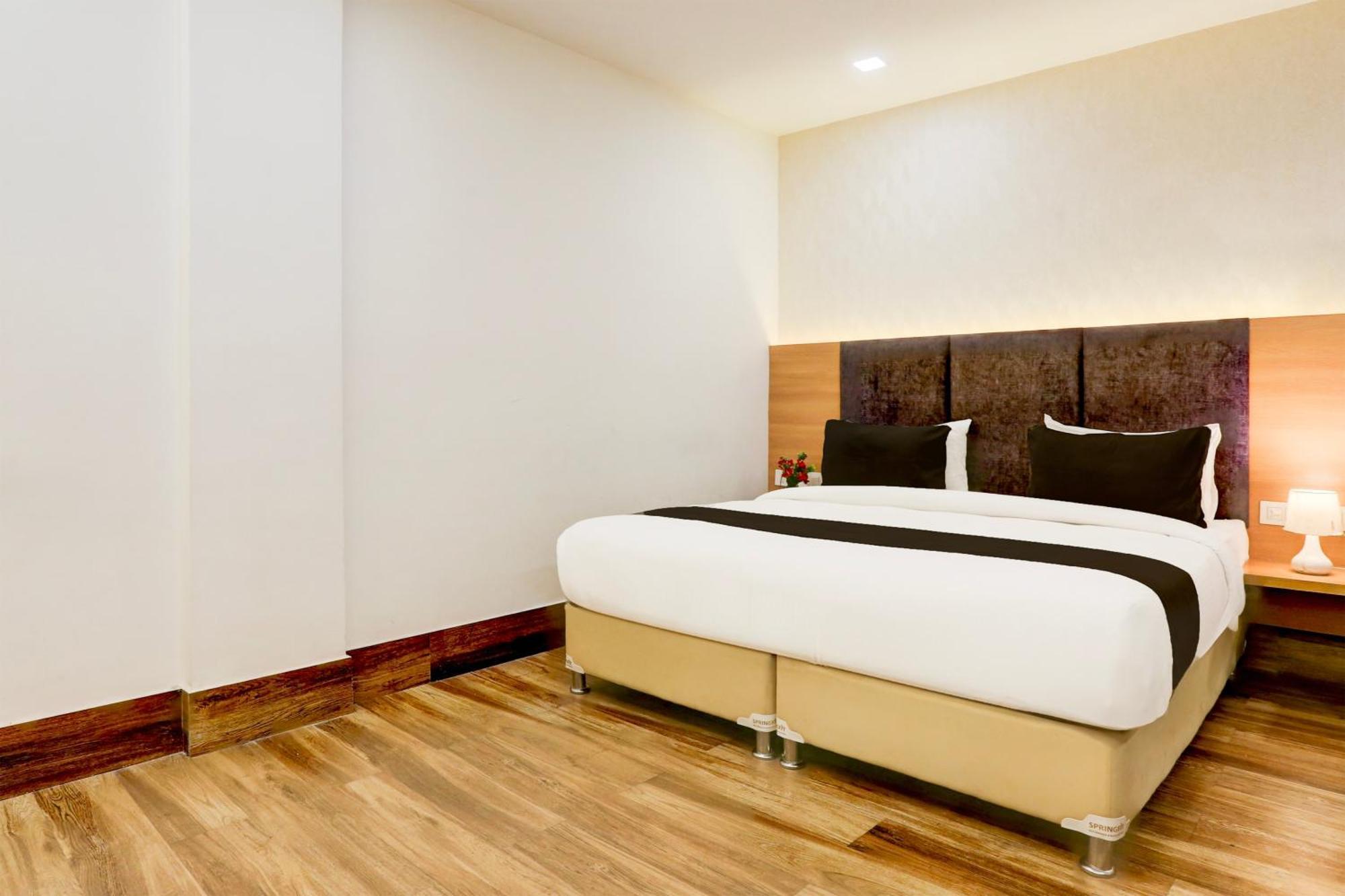 Palette Calista Premium Resort Samalkha Eksteriør billede