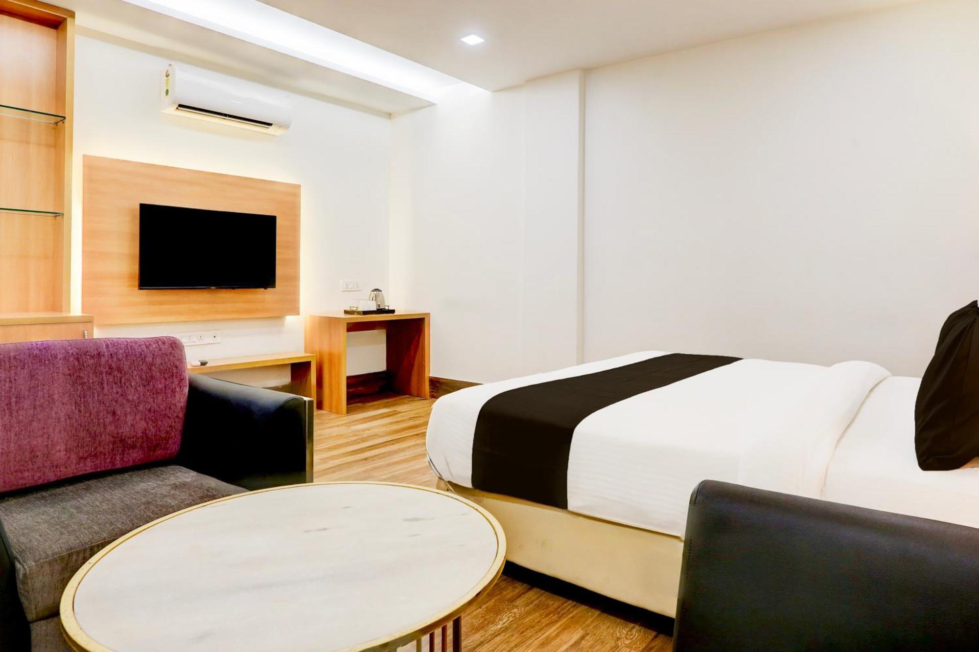 Palette Calista Premium Resort Samalkha Eksteriør billede